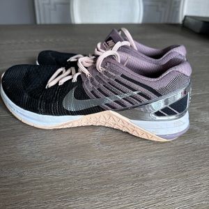 Nike Women’s Metcon Shoes size 9.5